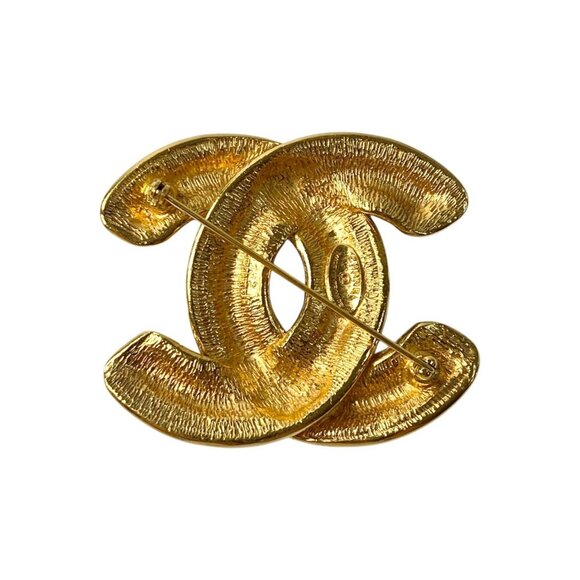 CHANEL Gold Logo Brooch - Picture 4 of 6